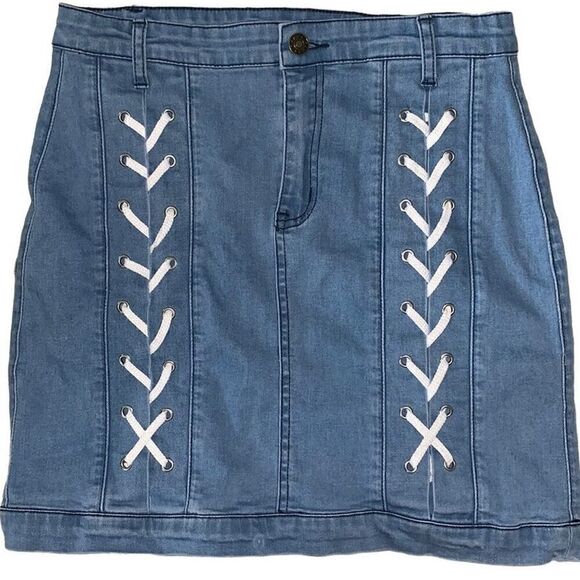 SIMPLEE decorative lace up blue jean skirt Medium - Picture 1 of 3